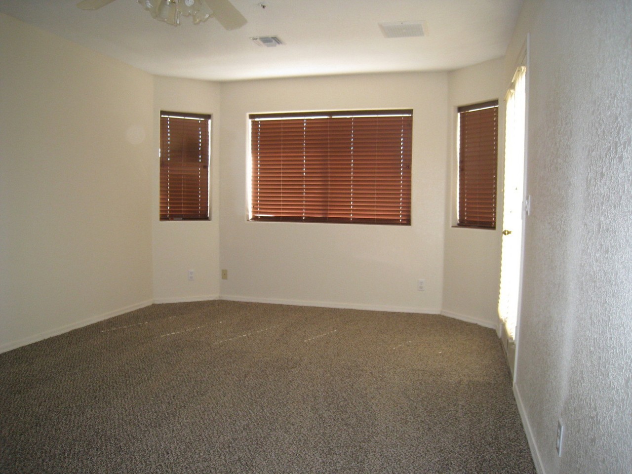 3100 Sombrero Dr - Photo 7 of 13