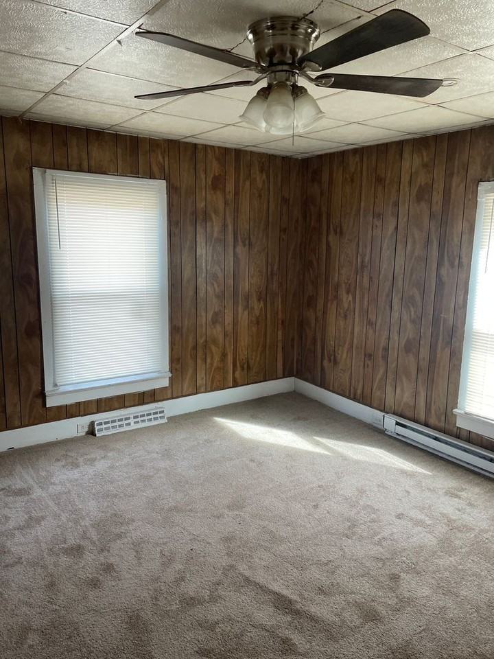 424 Cadillac St - Photo 2 of 7