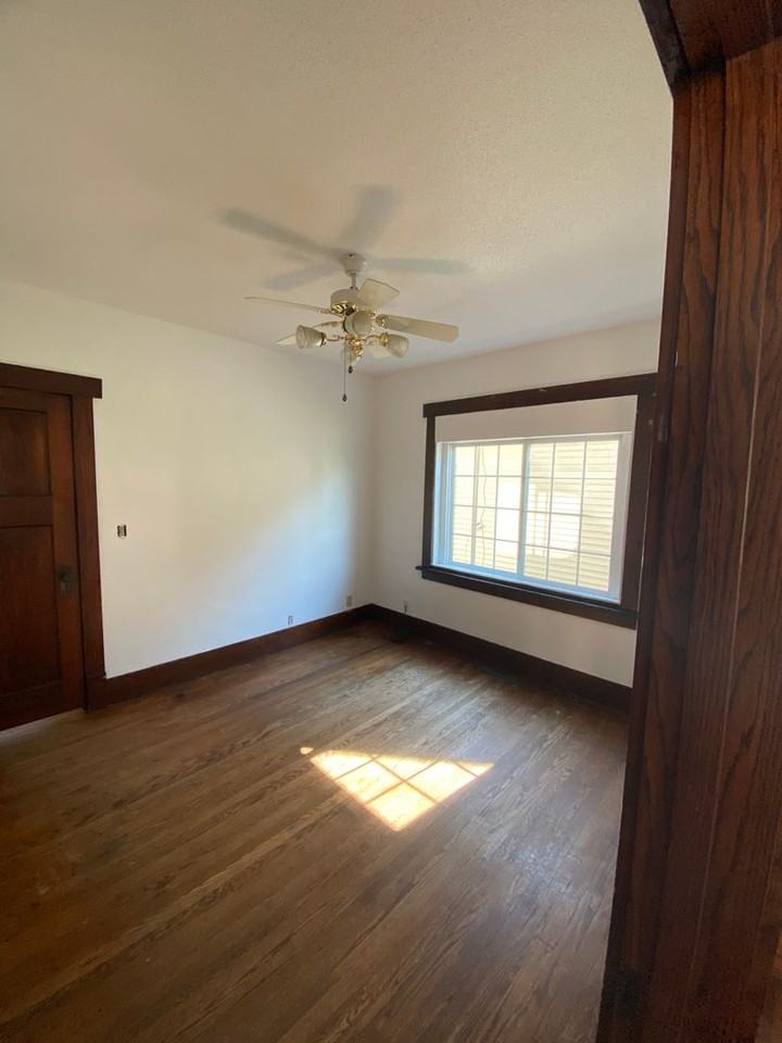 709 W Boone St - Photo 2 of 12