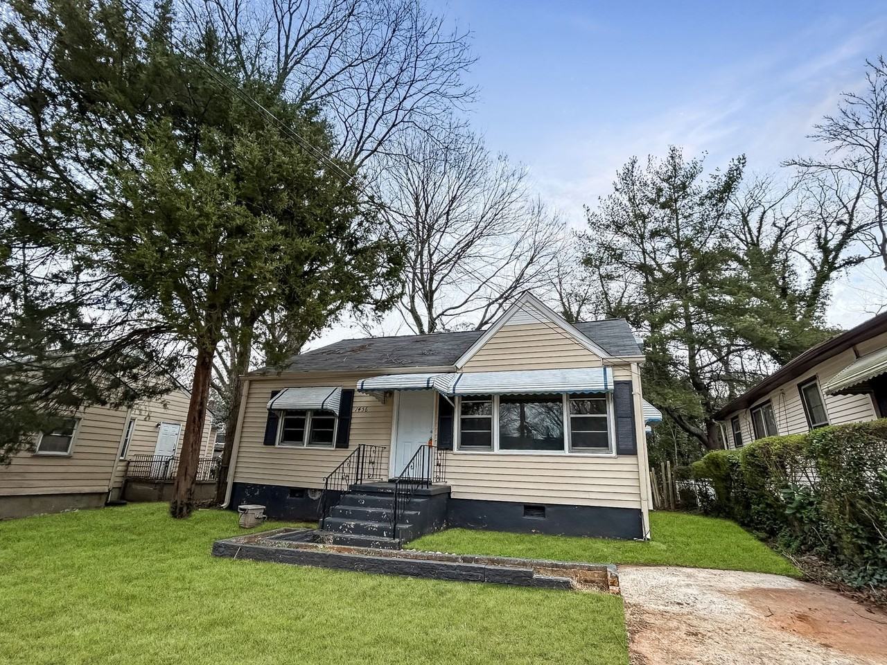 1456 Ryan St Sw - Photo 2 of 15