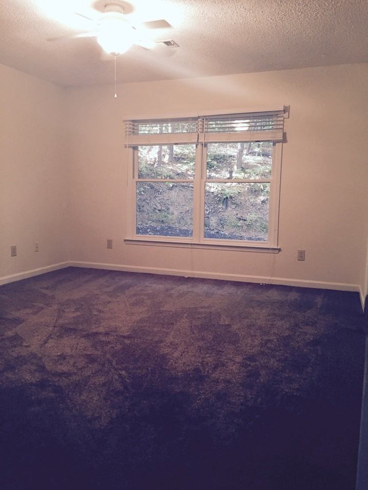 1334 Kurt Cir - Photo 7 of 10