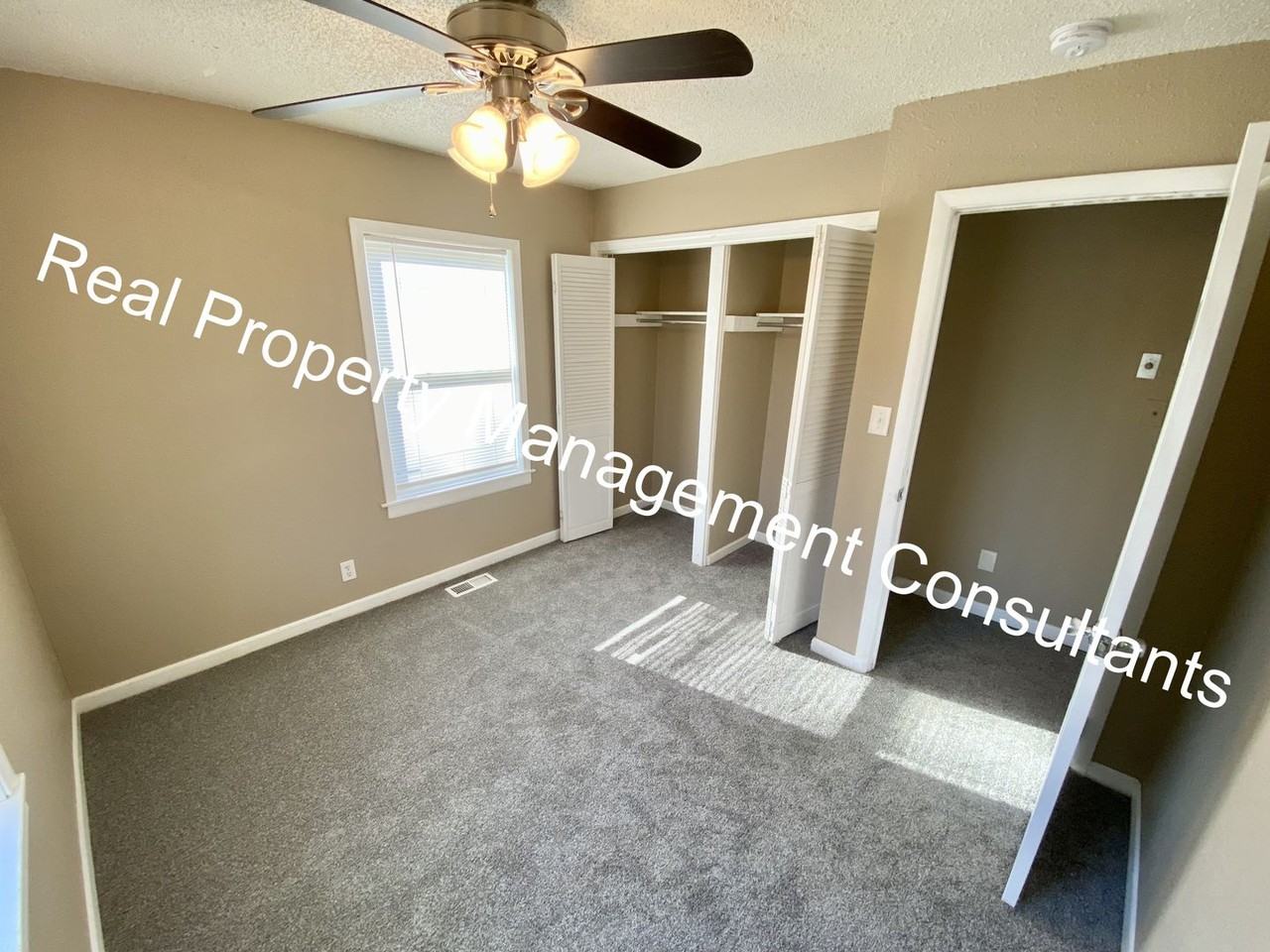 6306 E 152nd St - Photo 6 of 35