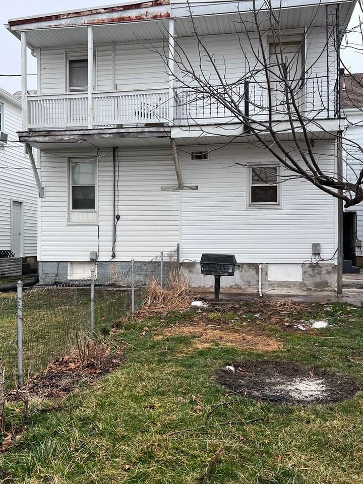 105 N Highland Ave - Photo 2 of 21