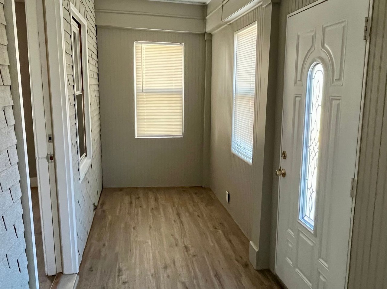 233 Flora Ave - Photo 2 of 11