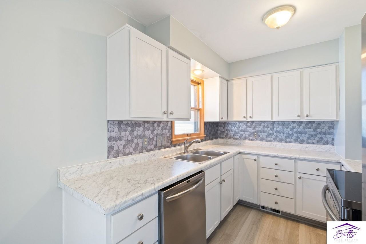 204 Shamrock Rd - Photo 3 of 19