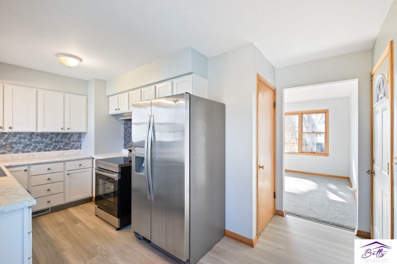 204 Shamrock Rd - Photo 4 of 19
