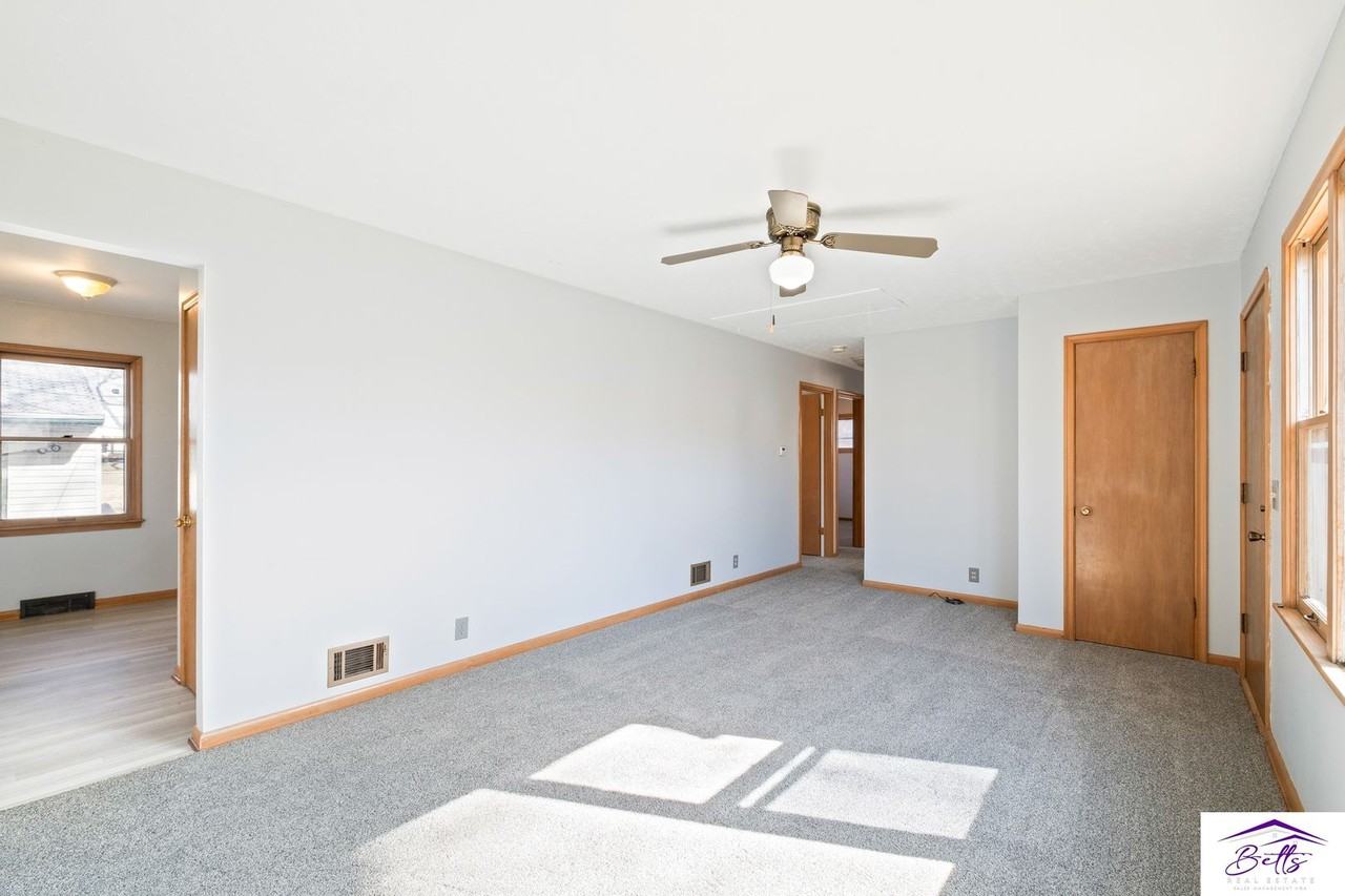 204 Shamrock Rd - Photo 5 of 19