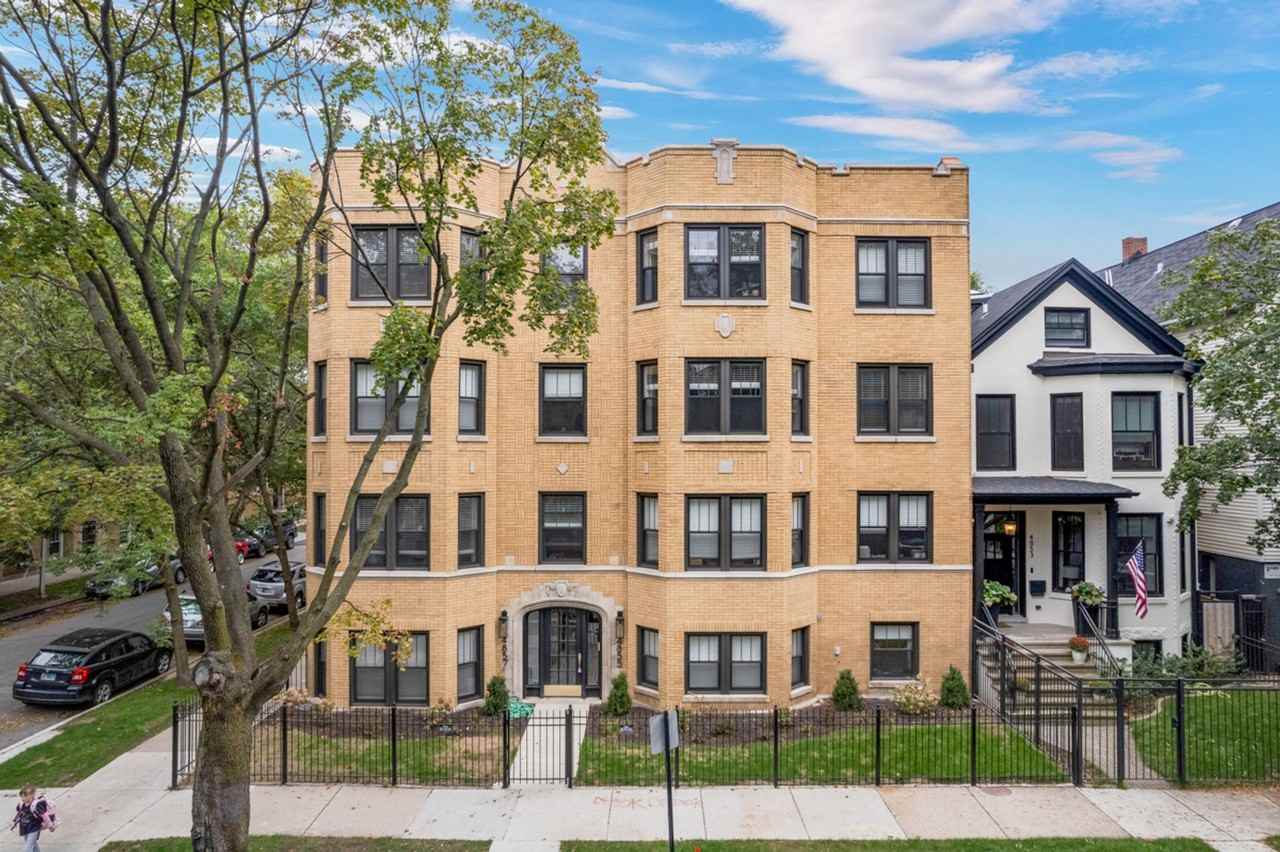 2015-19 W. Ainslie / 4855-57 N. Seeley - Photo 2 of 8