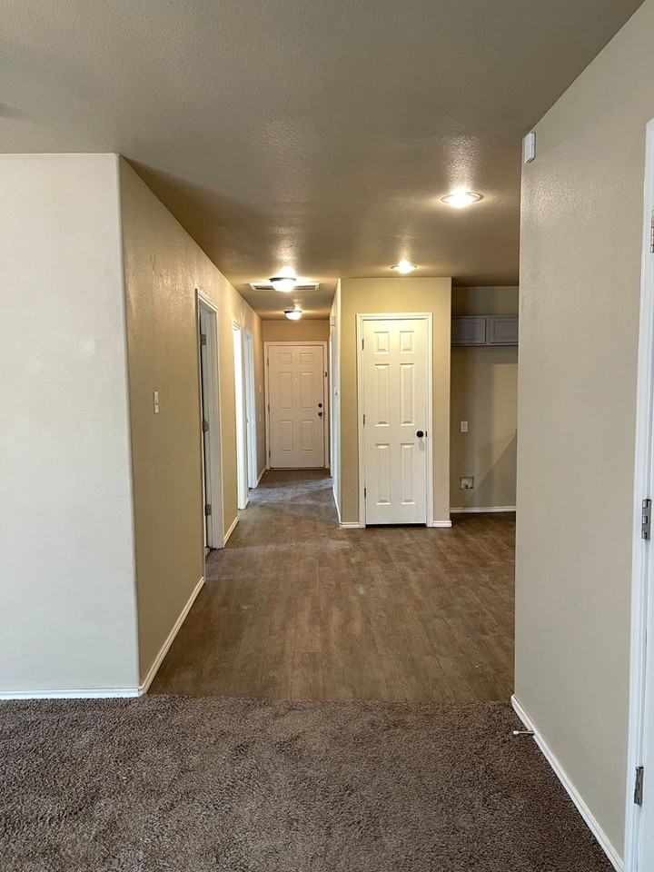 503 E Rice St - Photo 2 of 19