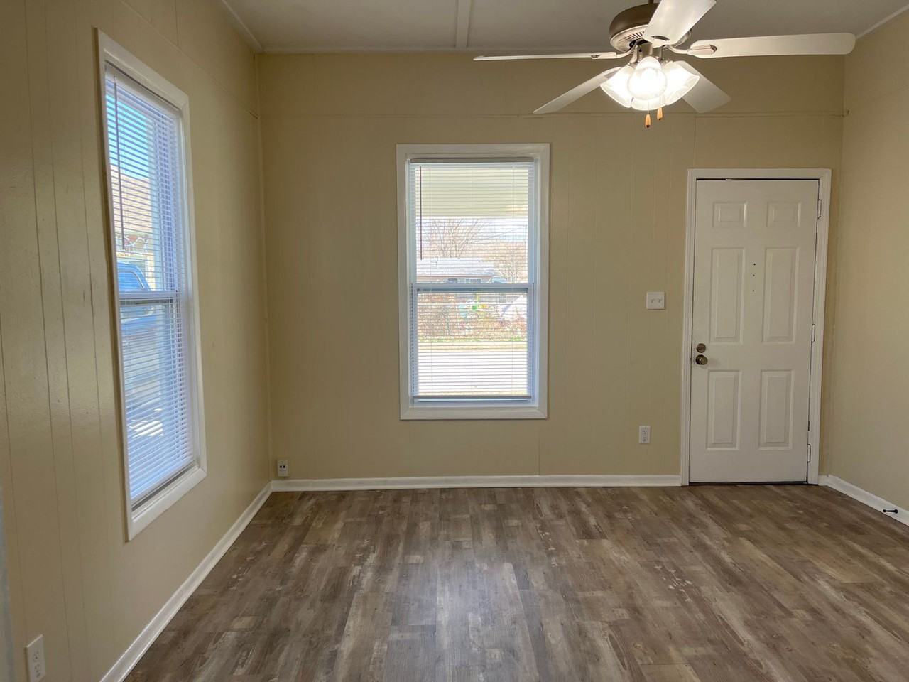 609 S Missouri Ave - Photo 2 of 15