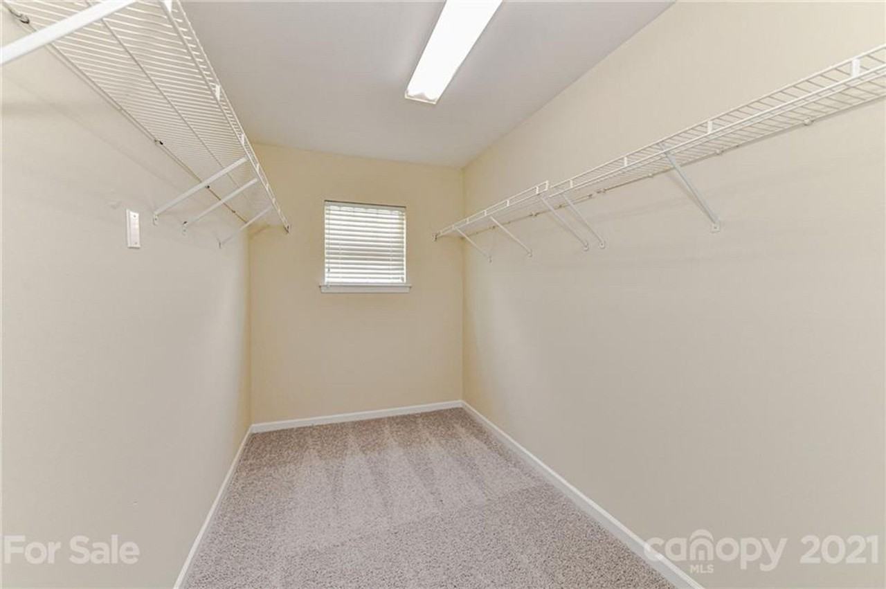 16745 Commons Creek Dr - Photo 6 of 33