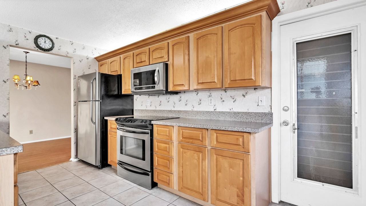 4157 96th Ter N - Photo 6 of 18