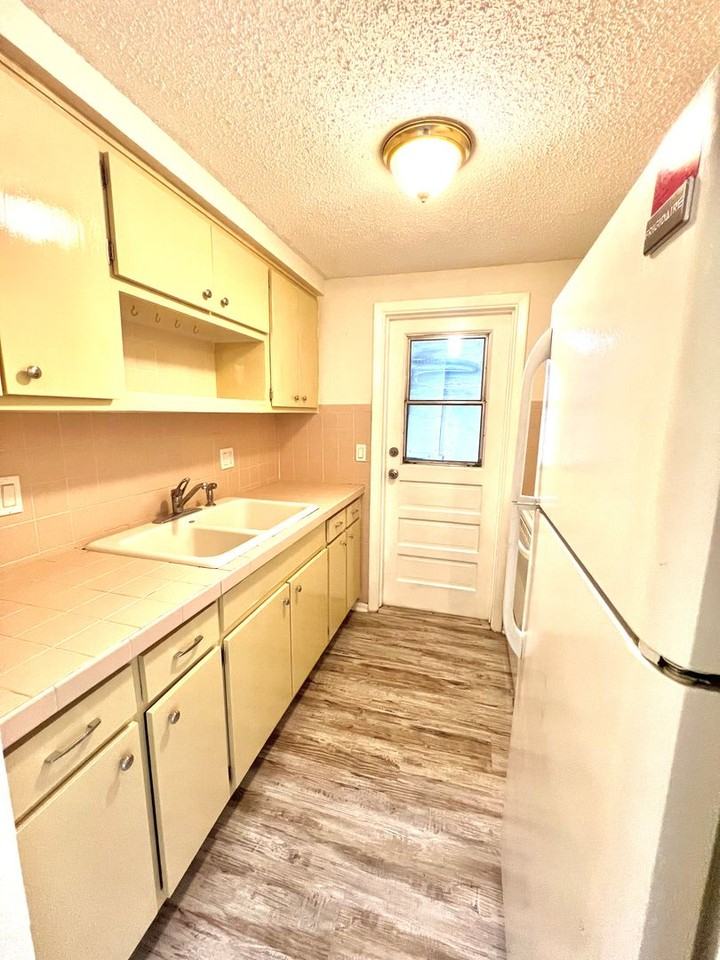 5014 Bitner St - Photo 6 of 14