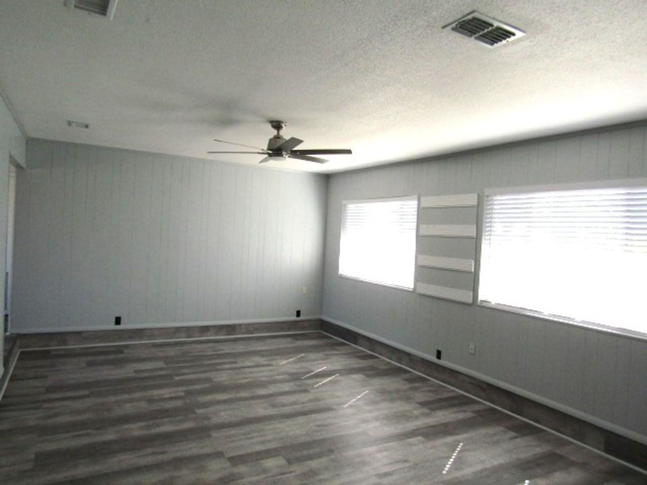 5213 Trelawney Ave - Photo 4 of 18