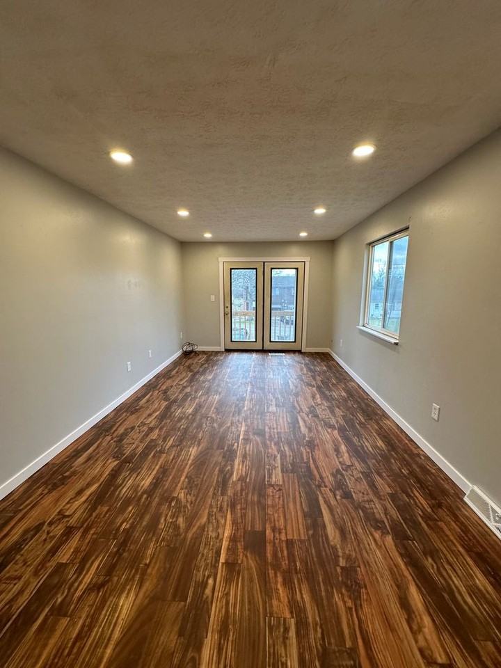 125 Frederick St - Photo 2 of 8