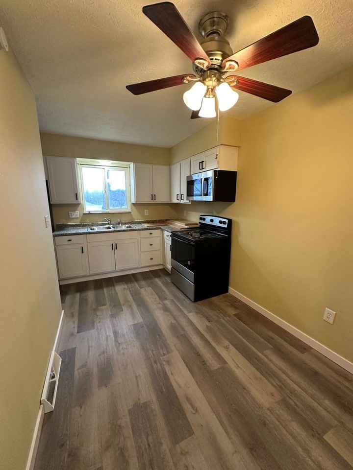 125 Frederick St - Photo 3 of 8