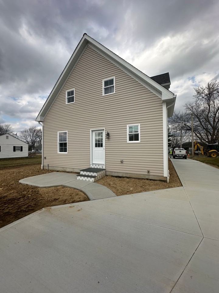 1216 Prospect St - Photo 2 of 15