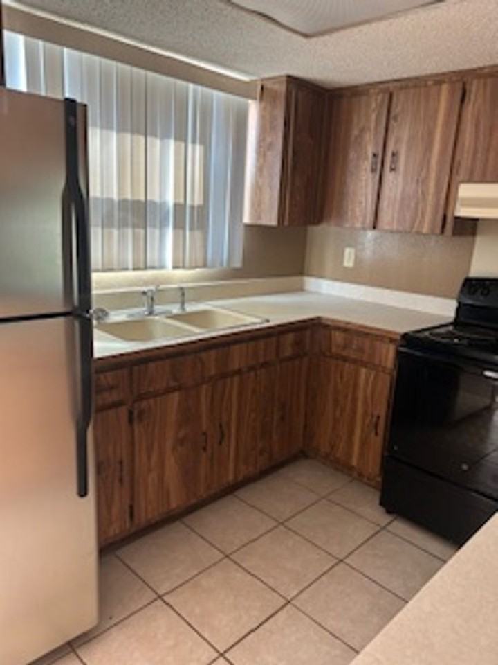 12902 Kellywood Cir - Photo 3 of 14