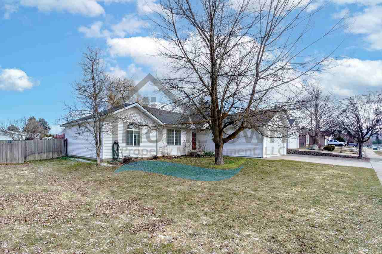 1349 W Heron Ave - Photo 2 of 40