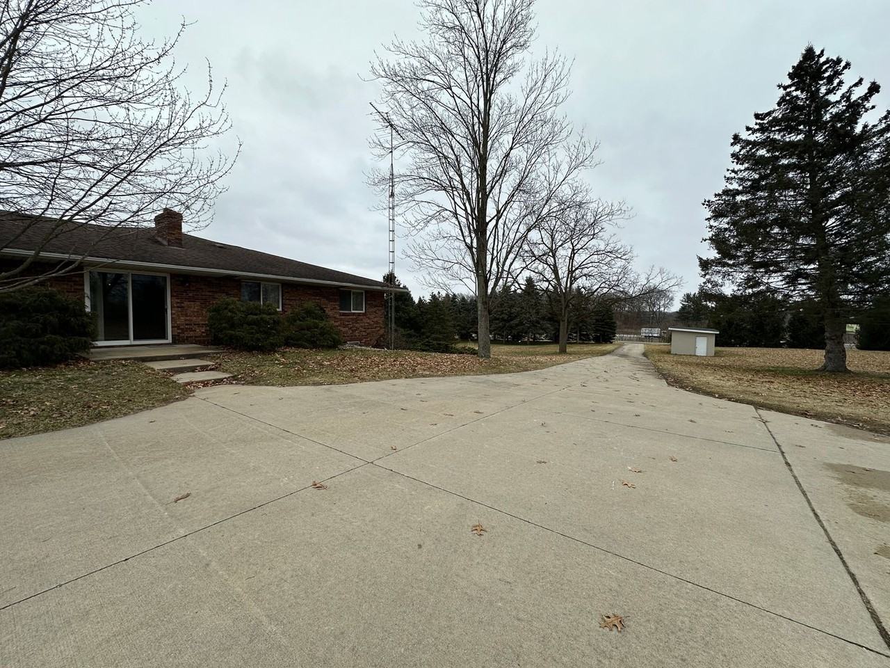 9626 Cedar Knoll Dr - Photo 2 of 38