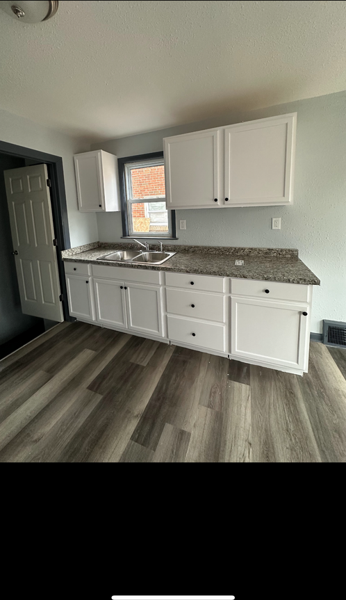 18478 Stout St - Photo 7 of 9