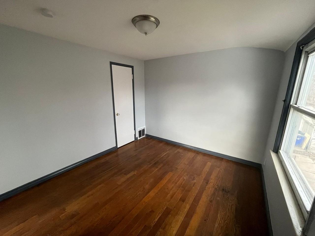 19237 Moross Rd - Photo 2 of 12