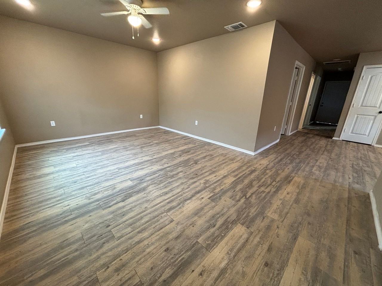 2224 E Main St - Photo 2 of 8