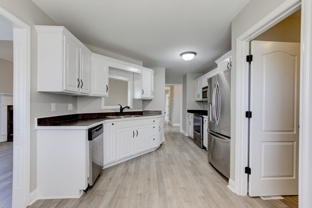 1384 Borrowdale Dr - Photo 7 of 46