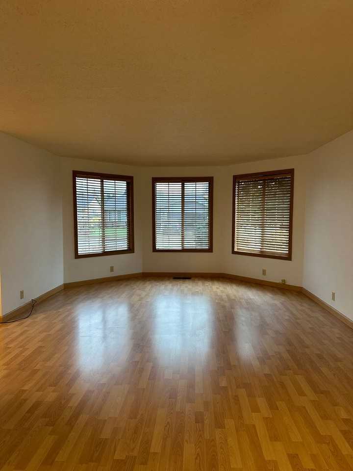 5231 Autumn Leaf Ct N - Photo 2 of 30