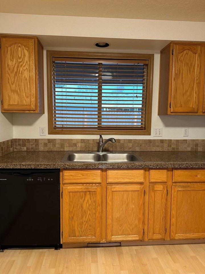 5231 Autumn Leaf Ct N - Photo 7 of 30