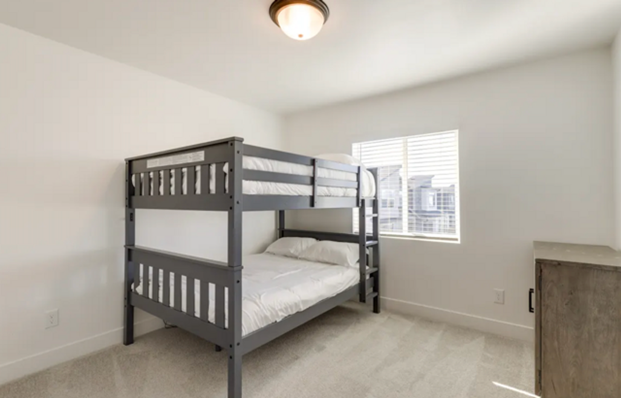 1038 W 570 S - Photo 4 of 22