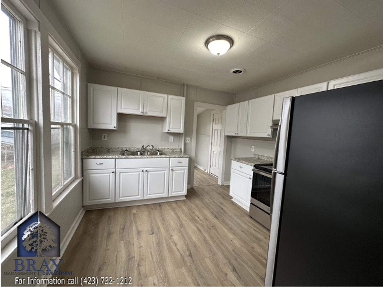 1238 Willow St - Photo 4 of 14