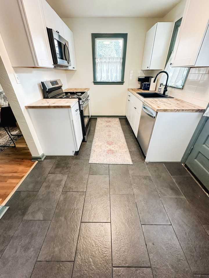 1117 East Saint Vrain Street - Photo 4 of 7