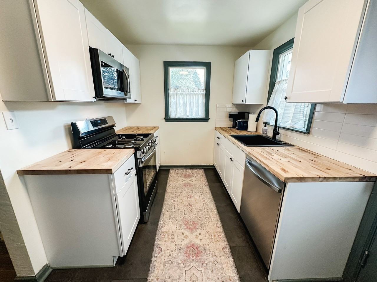 1117 East Saint Vrain Street - Photo 5 of 7