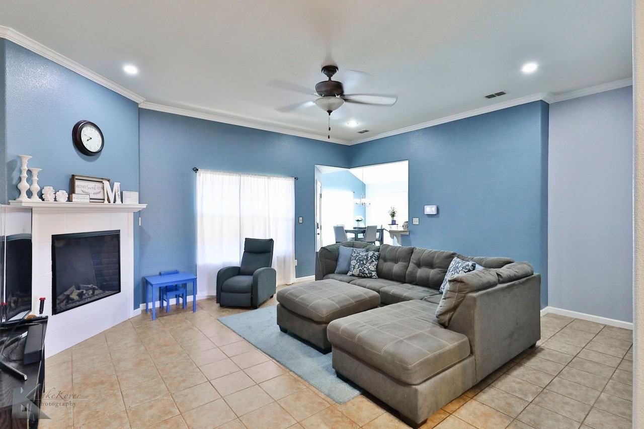 3134 Sterling St - Photo 3 of 26