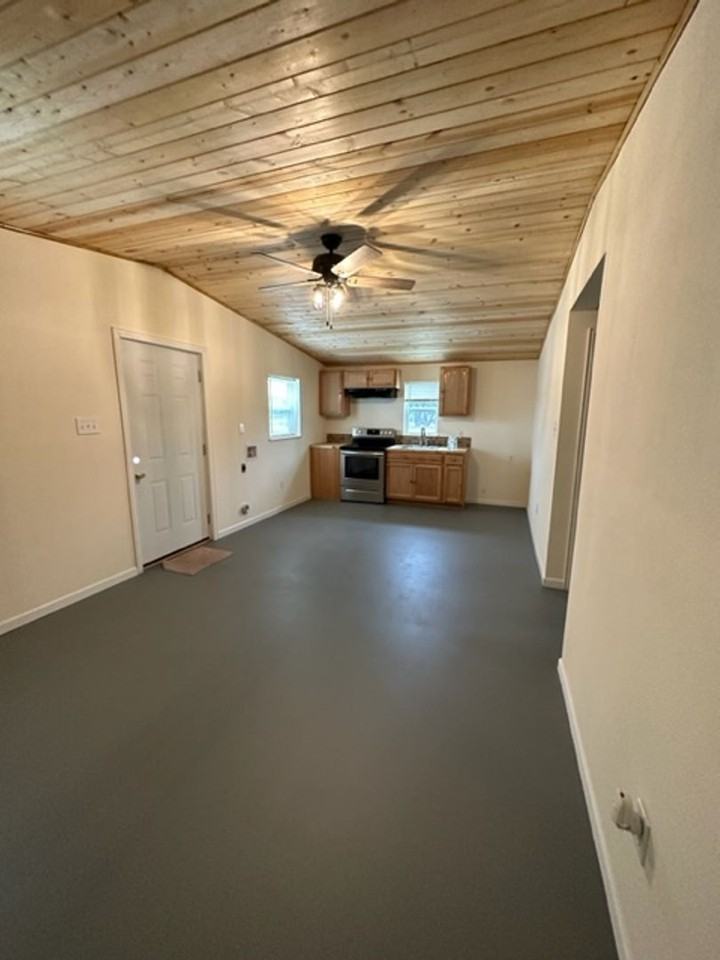 1402 Scarbrough St - Photo 5 of 9