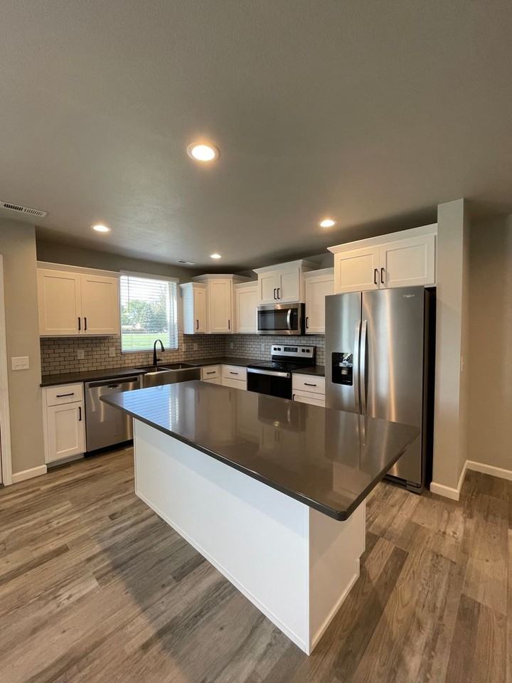 3306 Kenner Loop - Photo 3 of 31