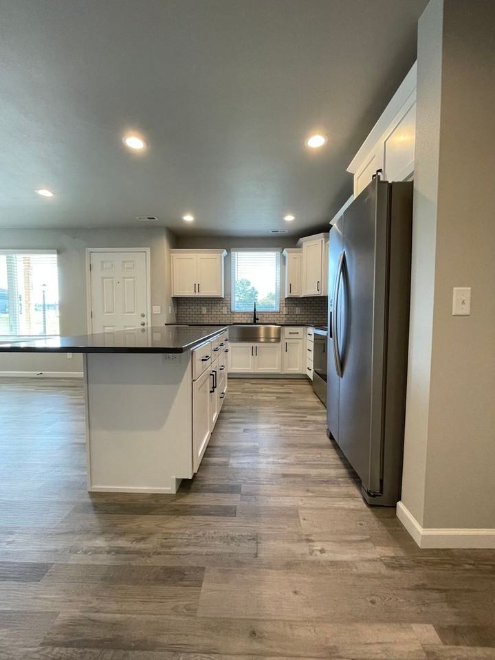 3306 Kenner Loop - Photo 5 of 31