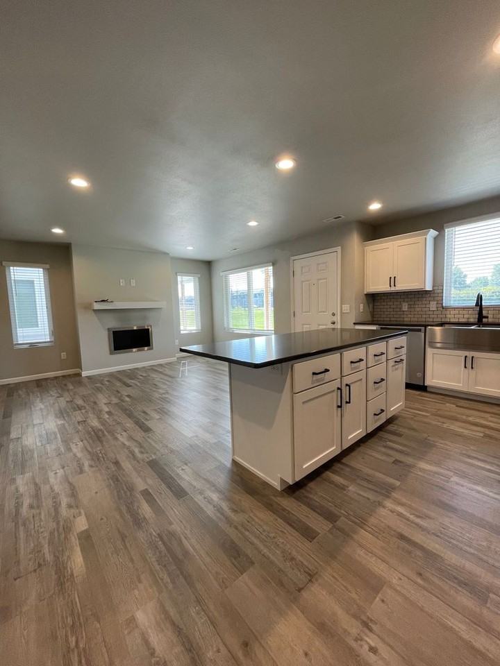 3306 Kenner Loop - Photo 7 of 31