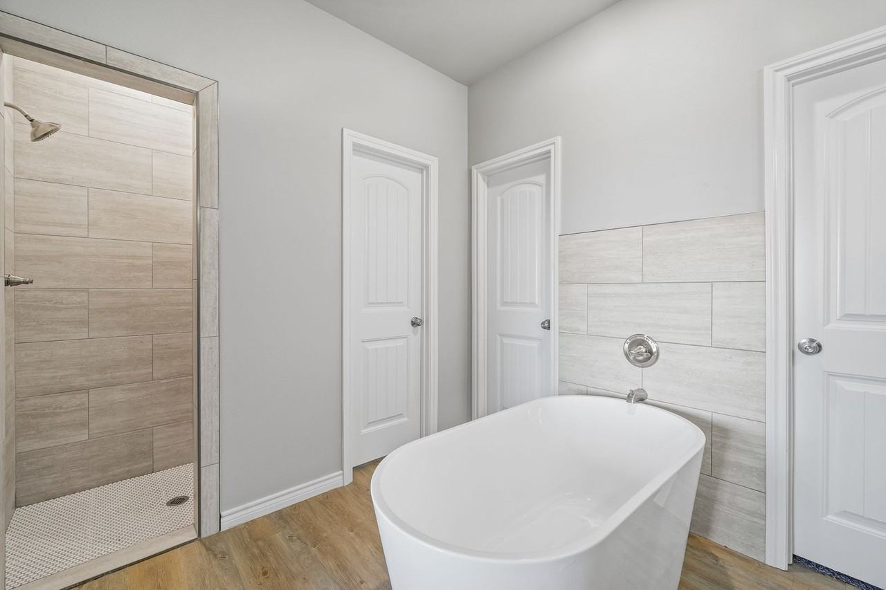 1725 Fm 2060 - Photo 3 of 43