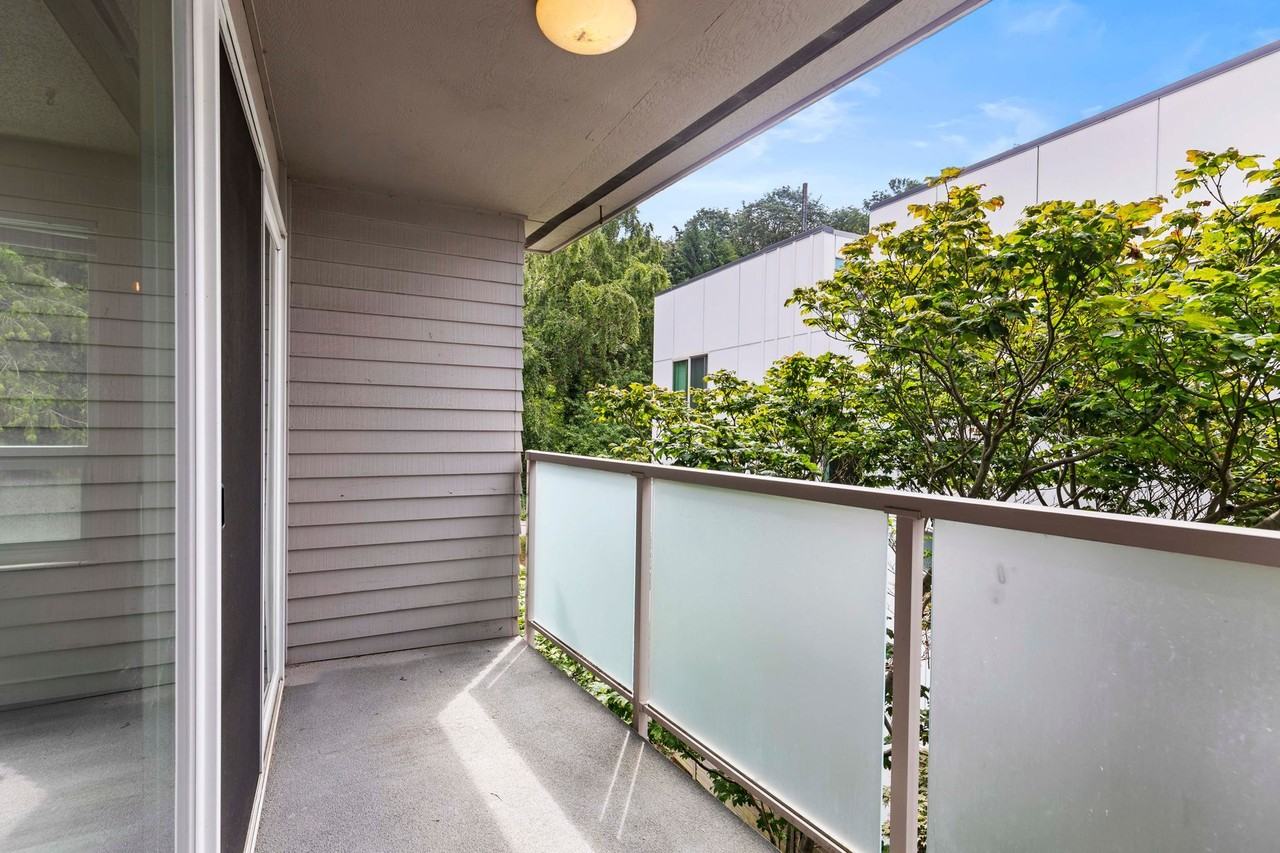 Queen Anne 9 - Photo 3 of 4