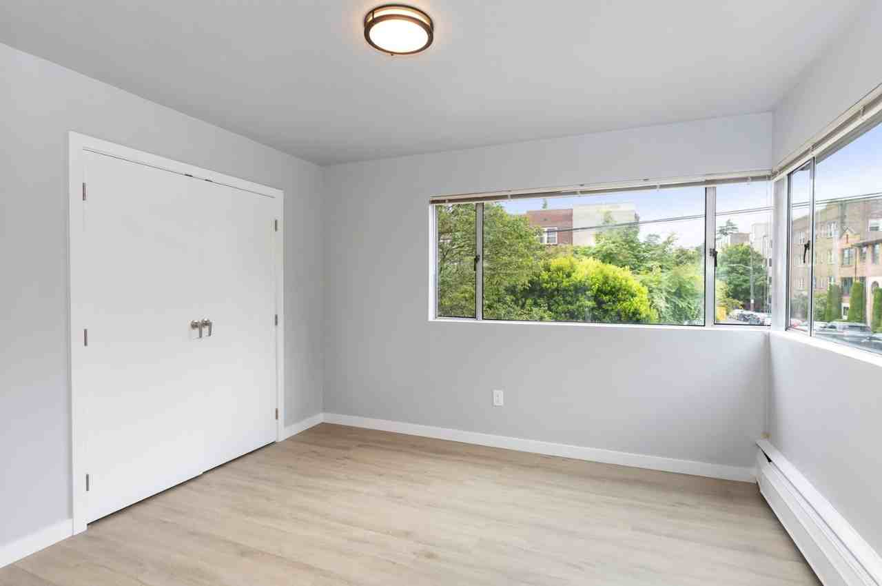 Bellevue Court on Capitol Hill - Photo 6 of 12