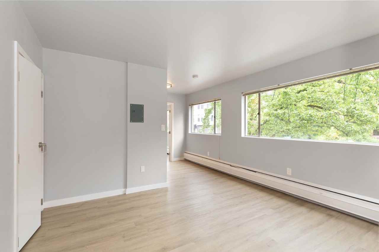 Bellevue Court on Capitol Hill - Photo 7 of 12