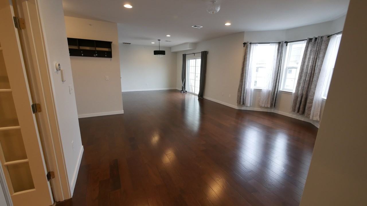 441 Tower Blvd - Photo 2 of 22