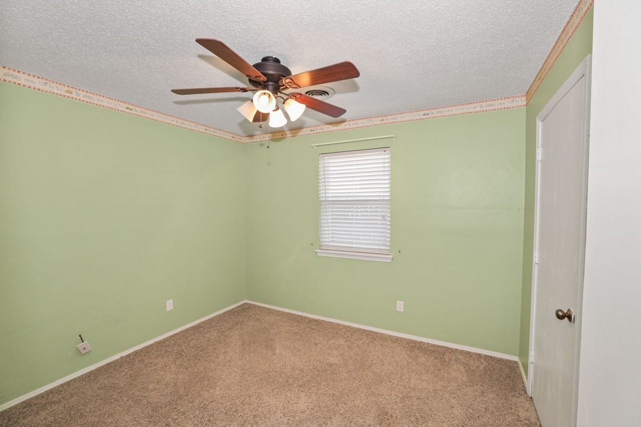 31 Northridge Dr - Photo 2 of 26