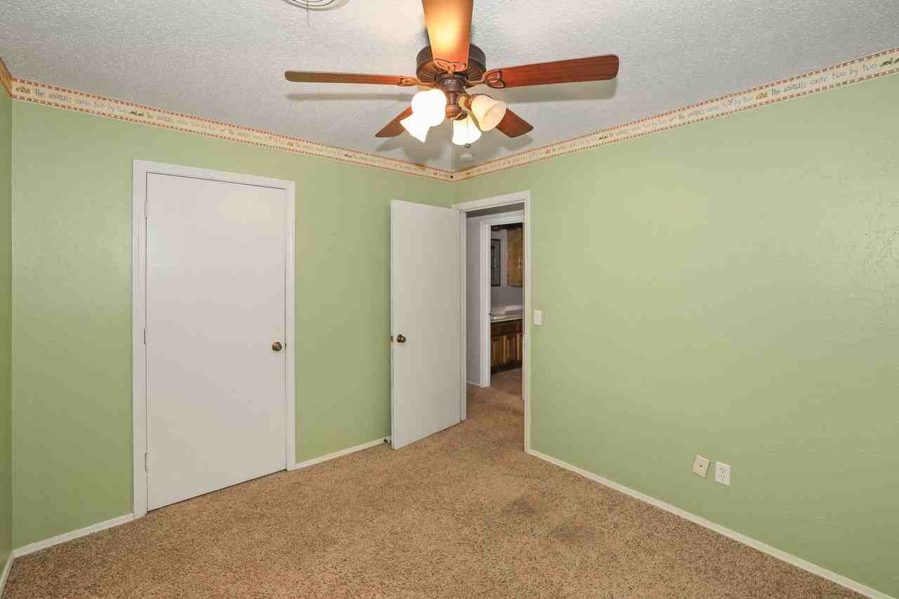 31 Northridge Dr - Photo 3 of 26