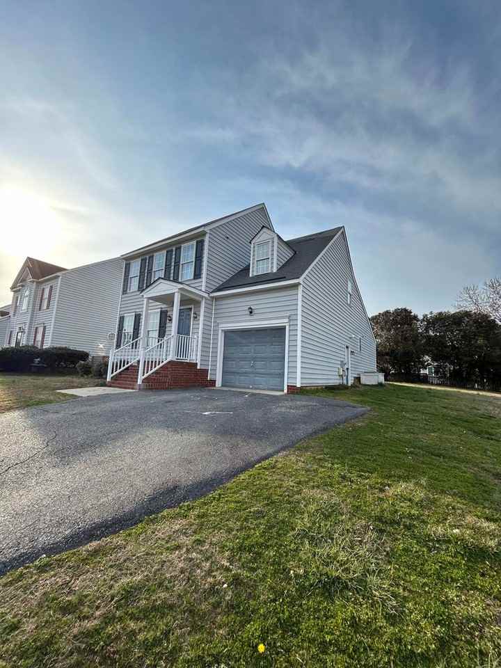 10512 Wylie Lane - Photo 2 of 20