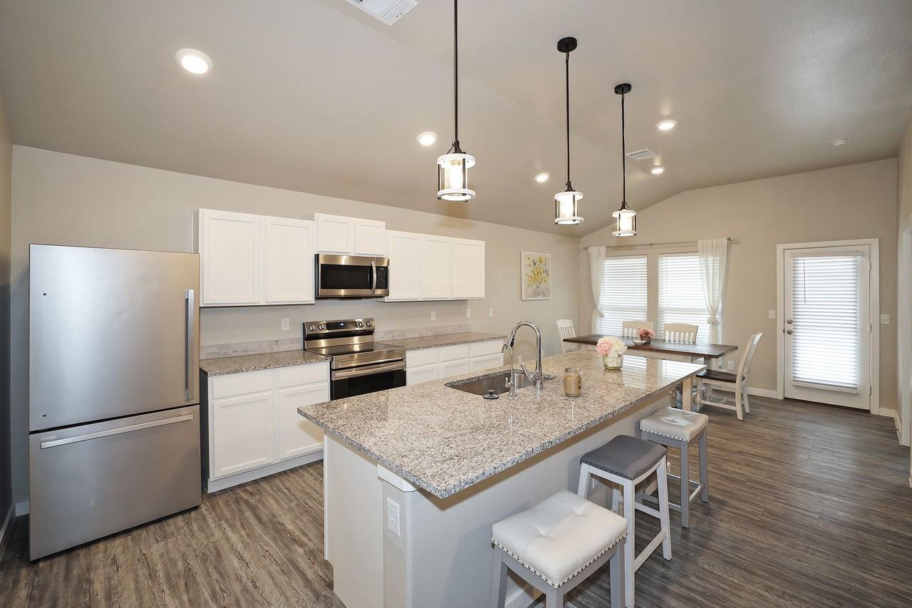 7717 Bellamy Dr - Photo 5 of 25