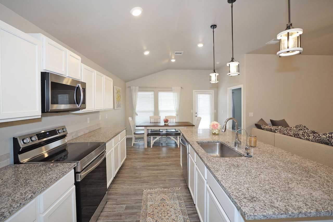 7717 Bellamy Dr - Photo 6 of 25