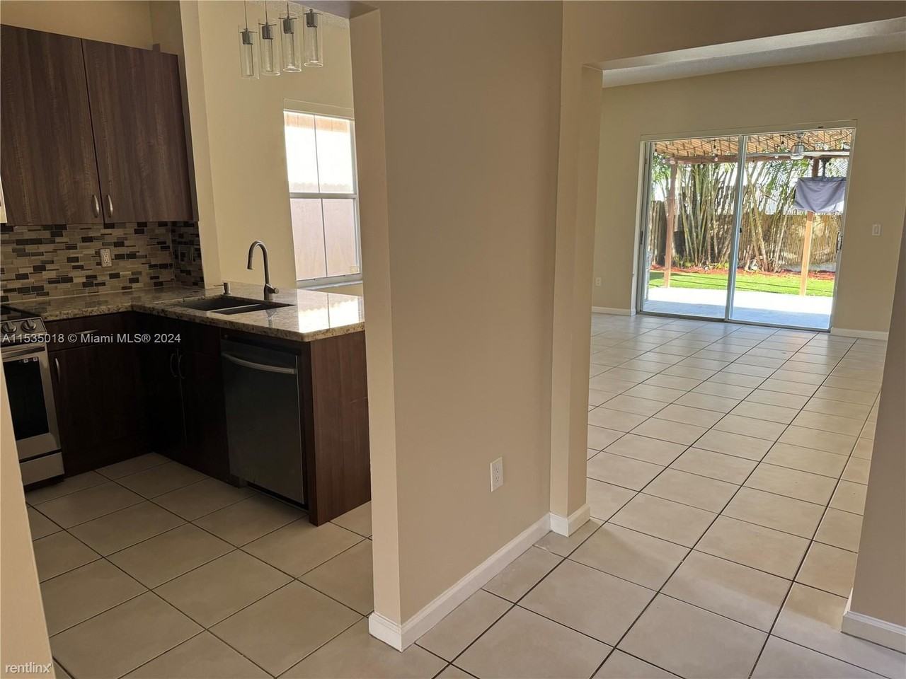 13781 N Garden Cove Cir #13781 - Photo 3 of 19